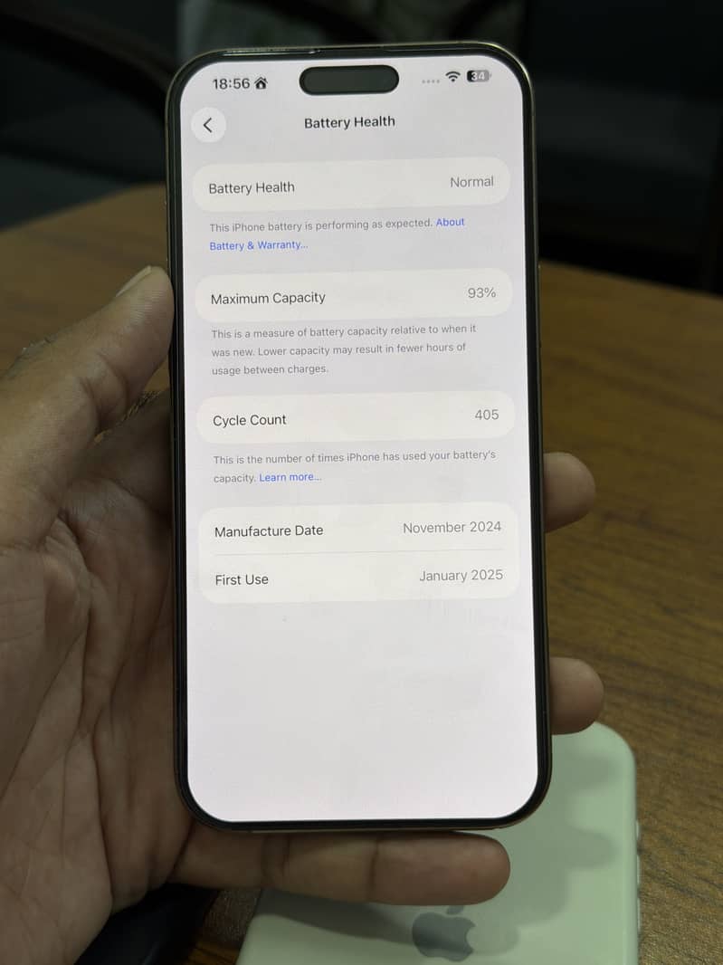 Apple iPhone 16 Pro Max 4