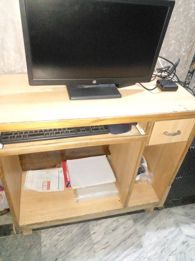 Computer table 4