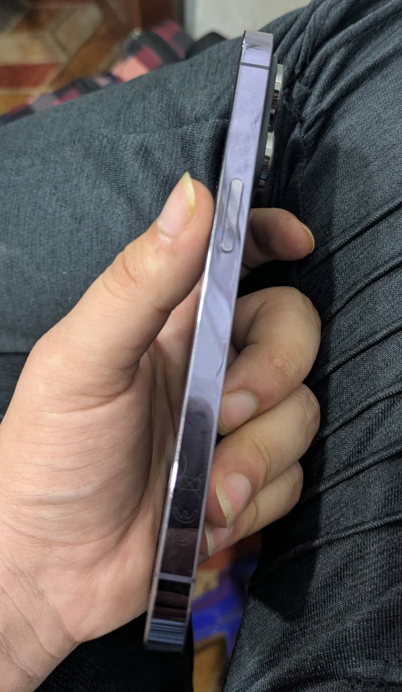 Apple iPhone 14 Pro 2