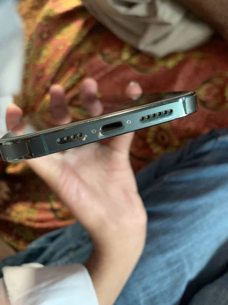 Apple iPhone 13 Pro Max 3