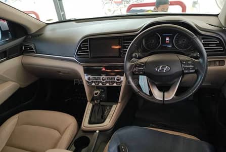 Hyundai Elantra 2024