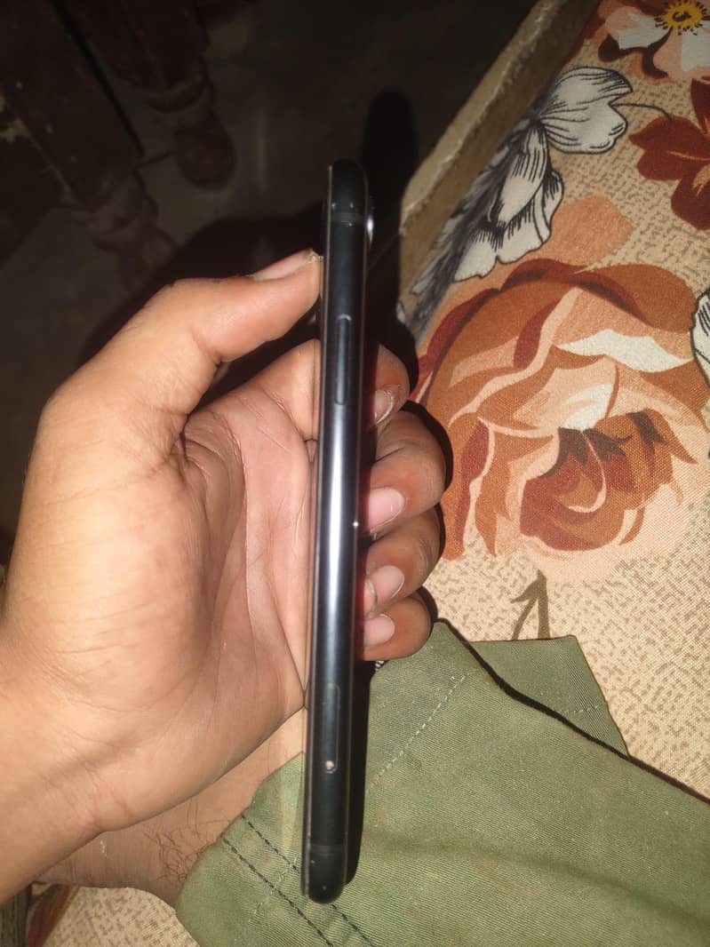 Apple iPhone XR 2