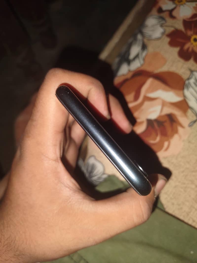 Apple iPhone XR 3