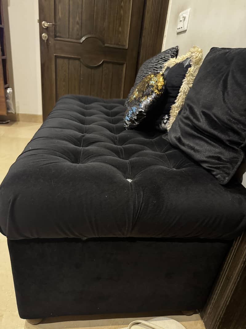 Devan sofa 1