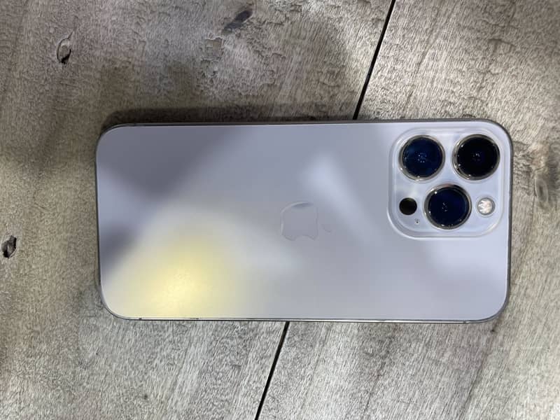Apple iPhone 13 Pro 8