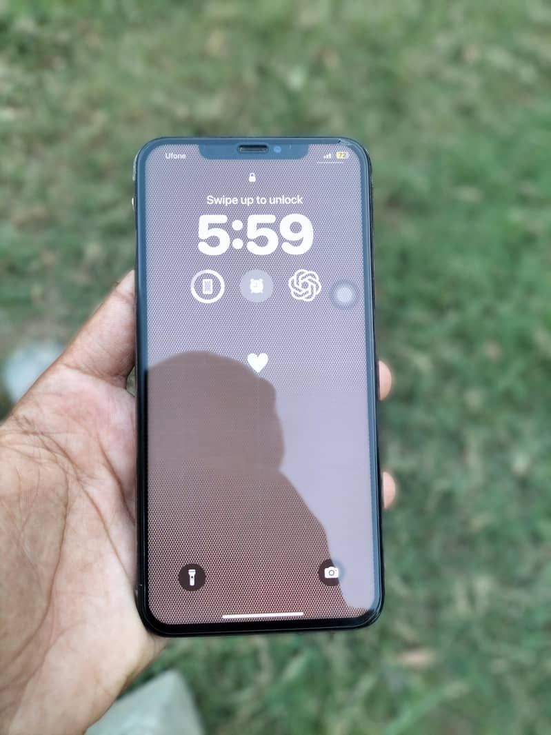 Apple iPhone XS Max 1
