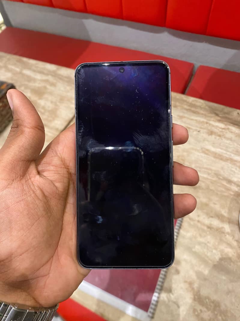 Google Pixel 8 4