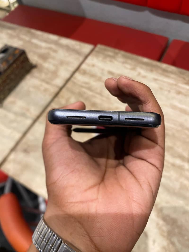 Google Pixel 8 5