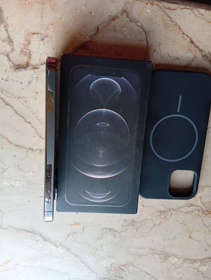 Apple iPhone 12 Pro 2