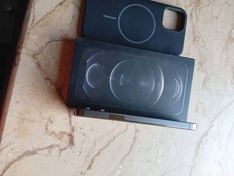 Apple iPhone 12 Pro 4