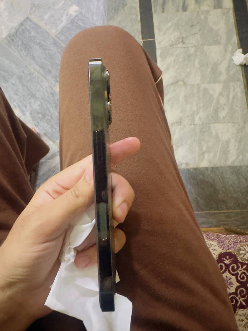 Apple iPhone 13 Pro 3