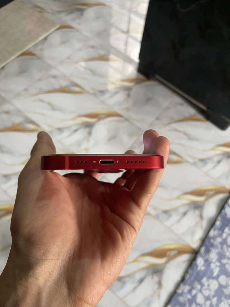 Apple iPhone 13 1