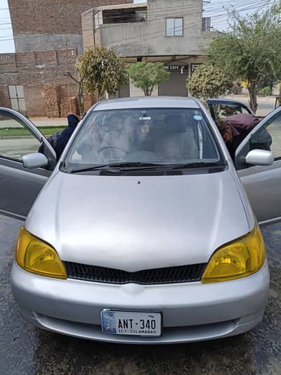 Toyota Platz 2000
