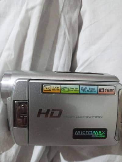 HD Digital Video Camera / Handycam - Good Condition