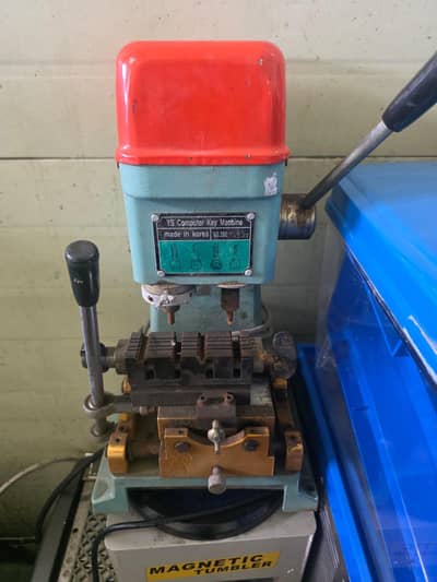 Ys computer key machine