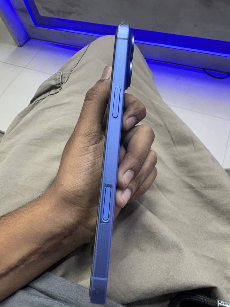 Apple iPhone 16 Plus 1