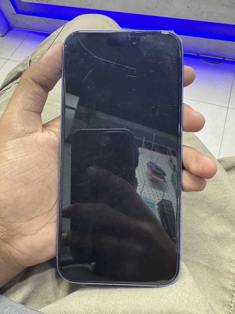 Apple iPhone 16 Plus 3