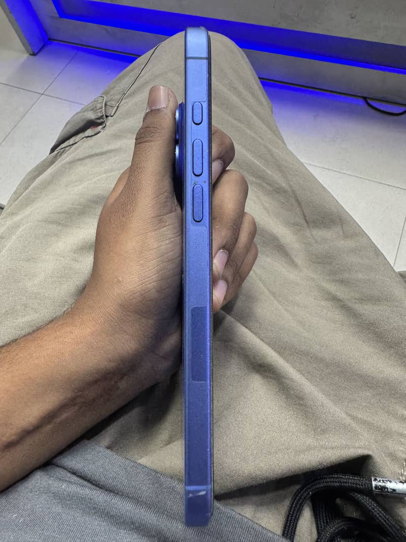 Apple iPhone 16 Plus 4
