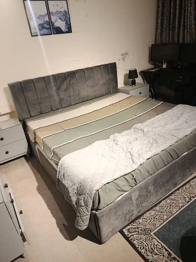King Size Bedroom Set – Bed, Dressing Table, Side Tables & Media Table