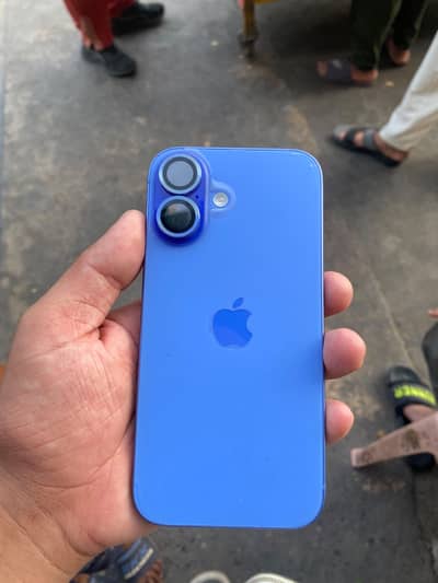 Apple iPhone 16