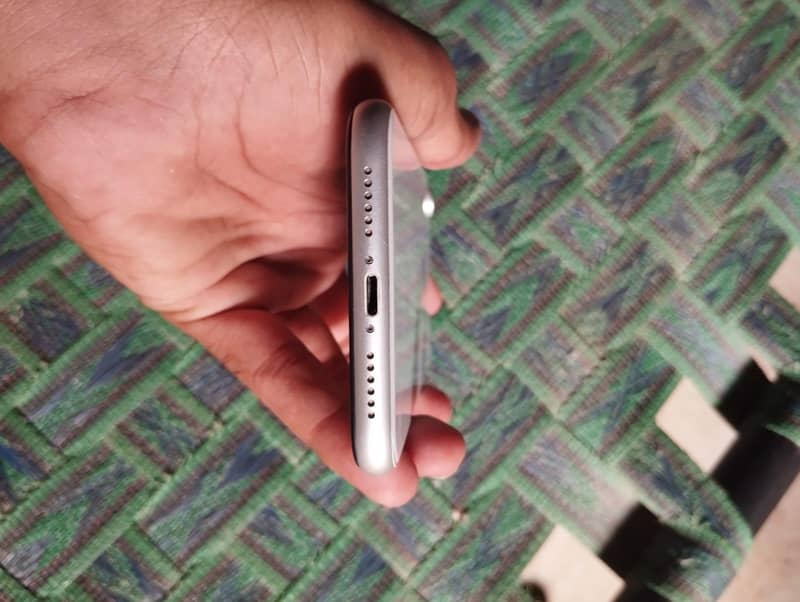 Apple iPhone XR 3