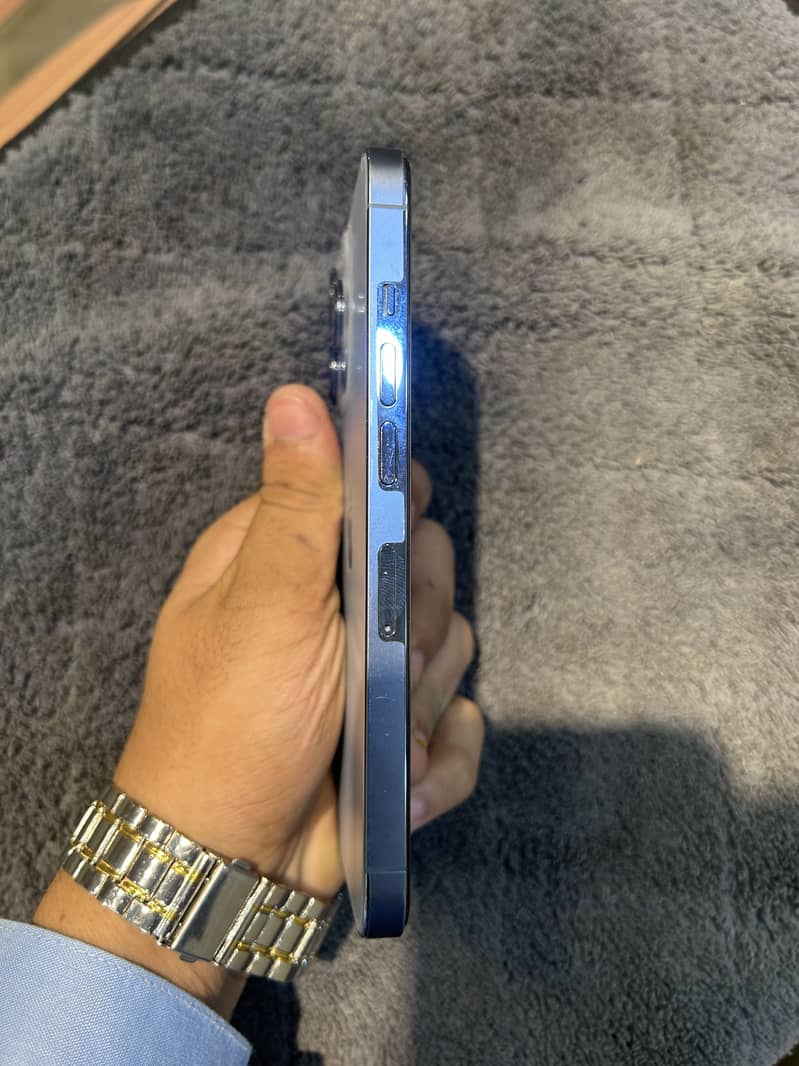 Apple iPhone 13 Pro 1