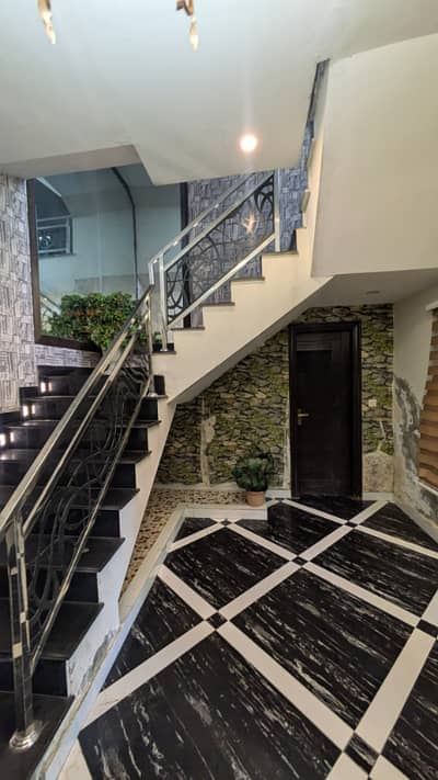 1 kanal house like a new in takbeer block
