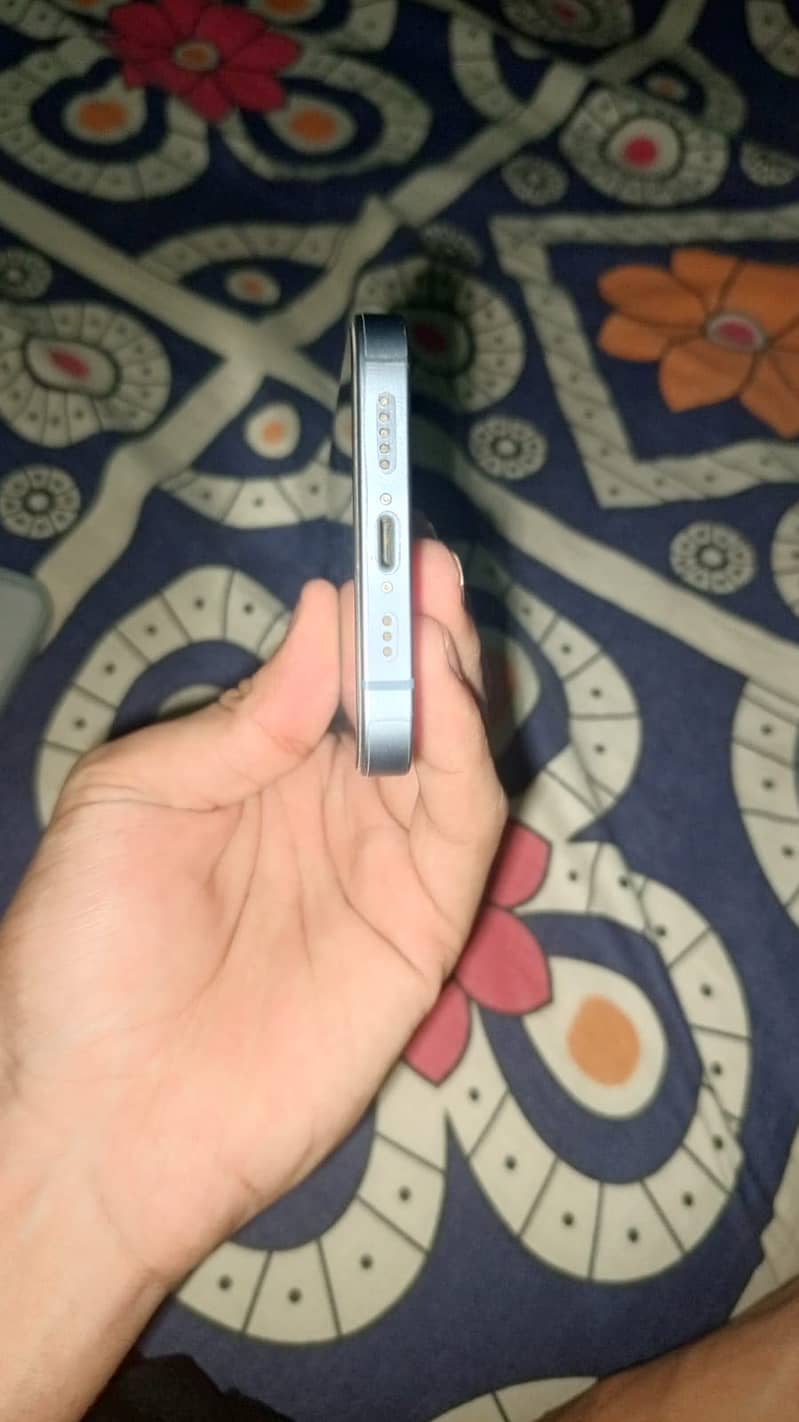 Apple iPhone 14 2