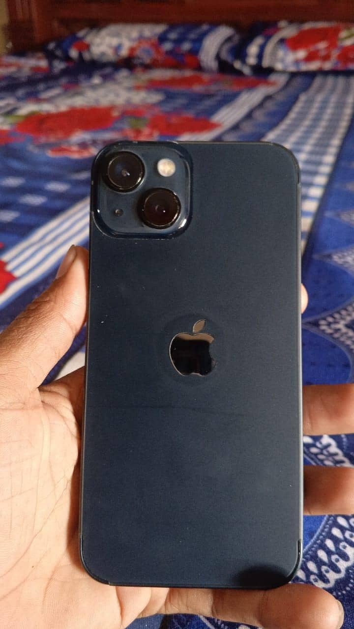 Apple iPhone 13 4