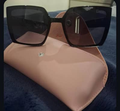 Original coded Dior Sunglasses with Case – Excellent Condition