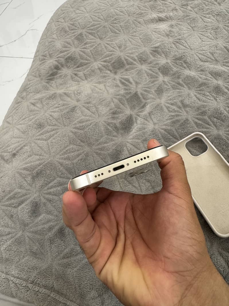 Apple iPhone 13 3