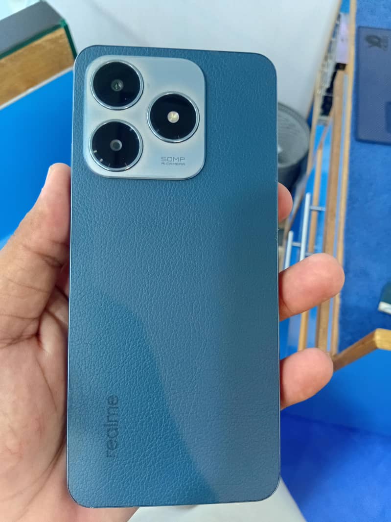 Realme C63 1