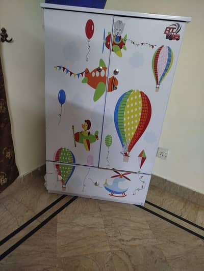 Kids wardrobe