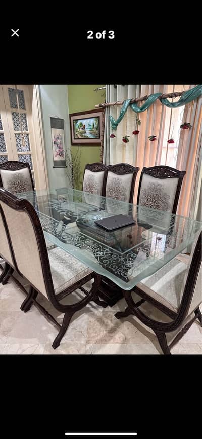 Beautiful taali wood dining table with 8 chairs