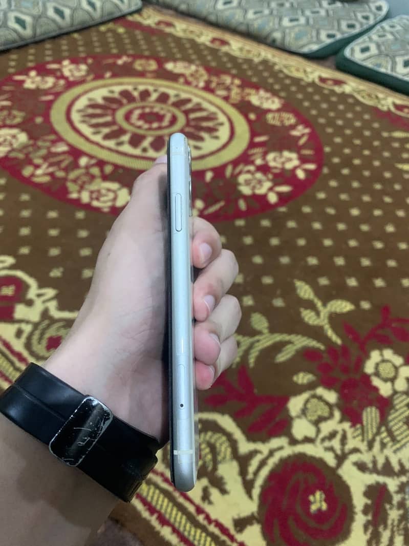 Apple iPhone 11 2