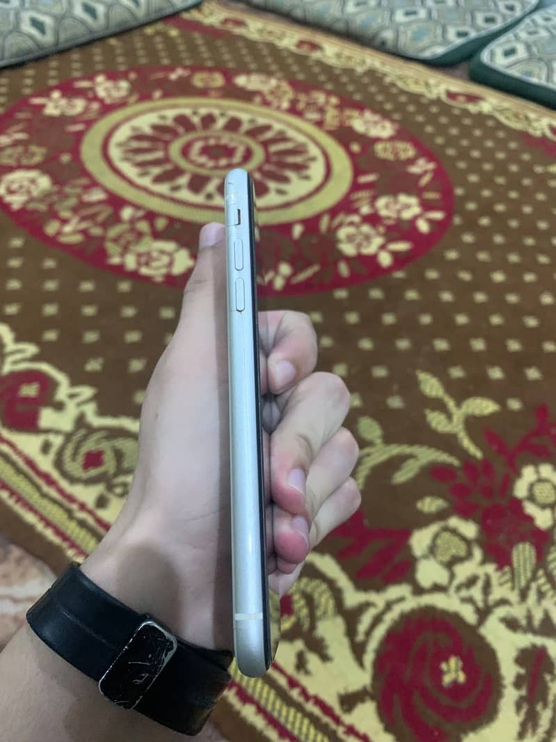 Apple iPhone 11 5