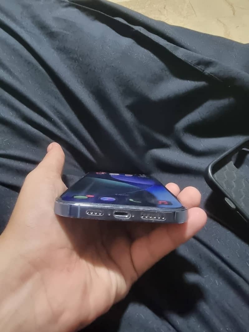 Apple iPhone 13 Pro Max 1