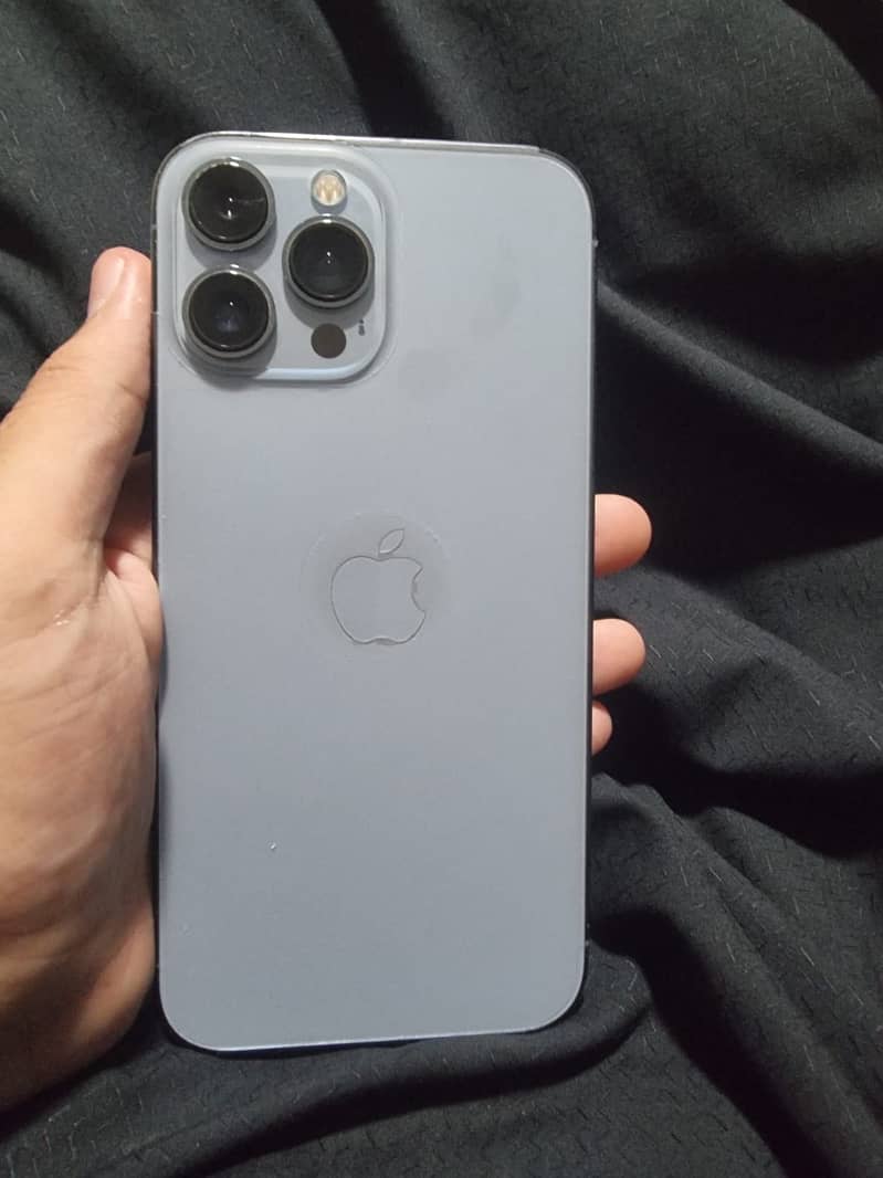 Apple iPhone 13 Pro Max 4
