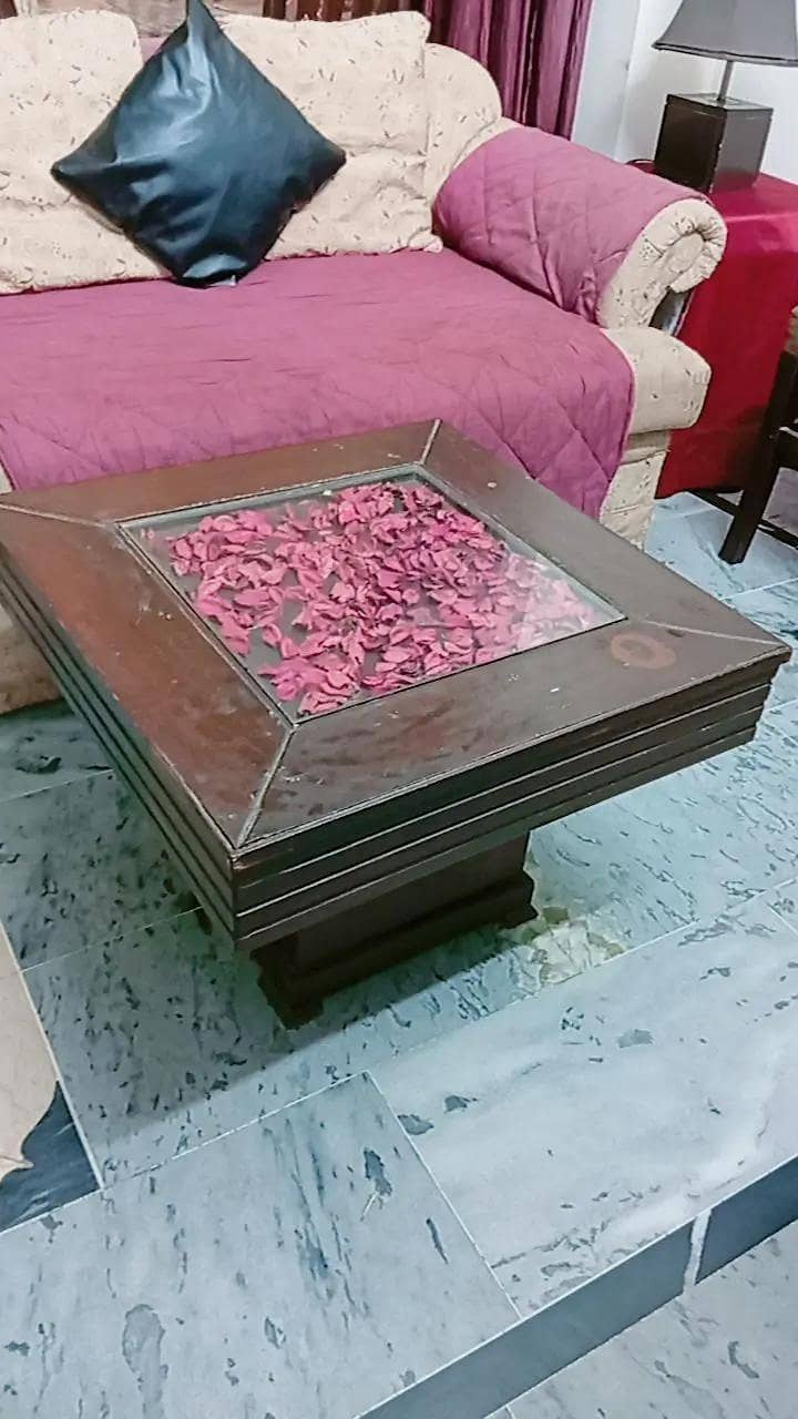 centre/coffee table 1