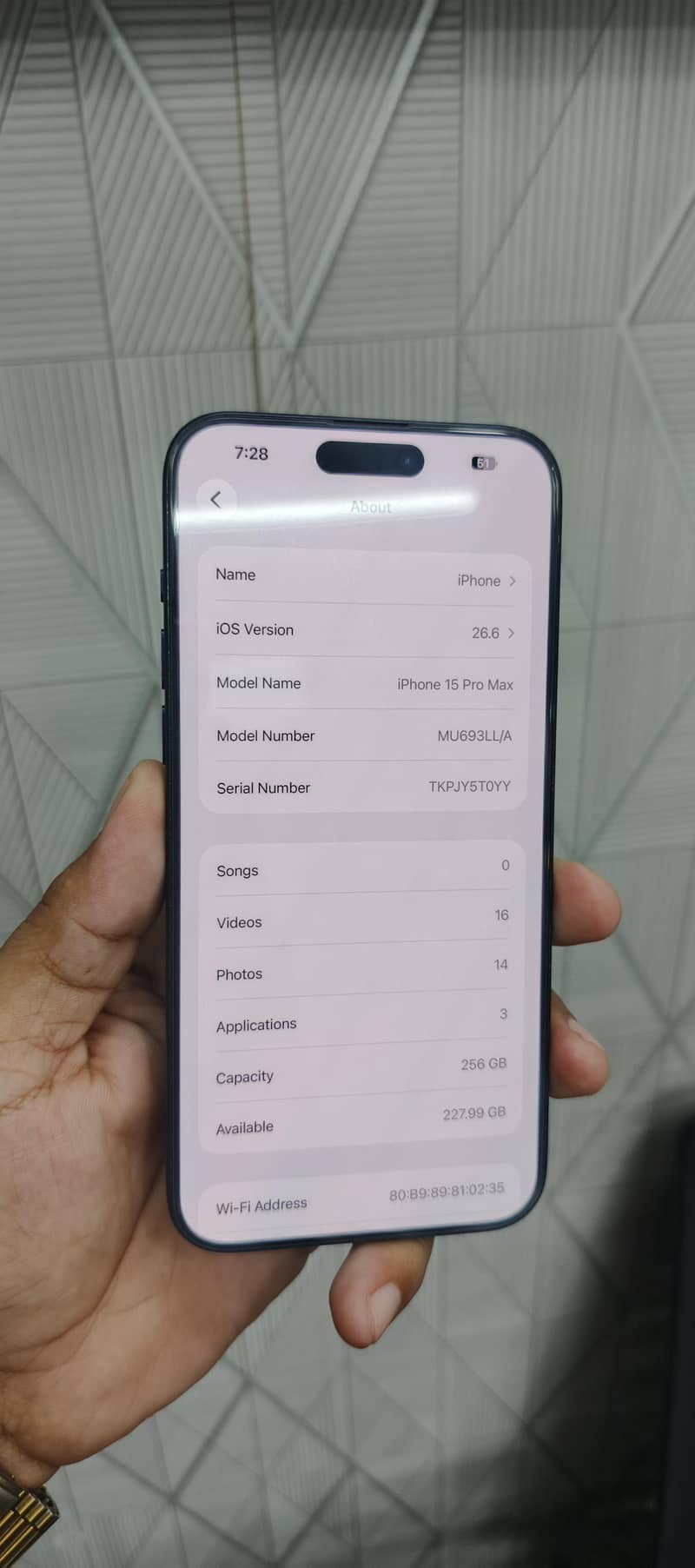 Apple iPhone 15 Pro Max 2