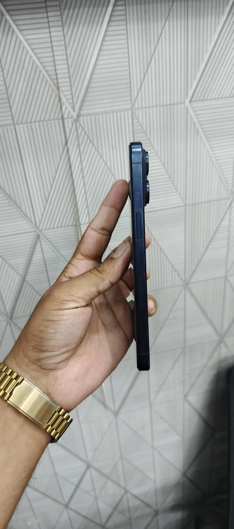 Apple iPhone 15 Pro Max 4