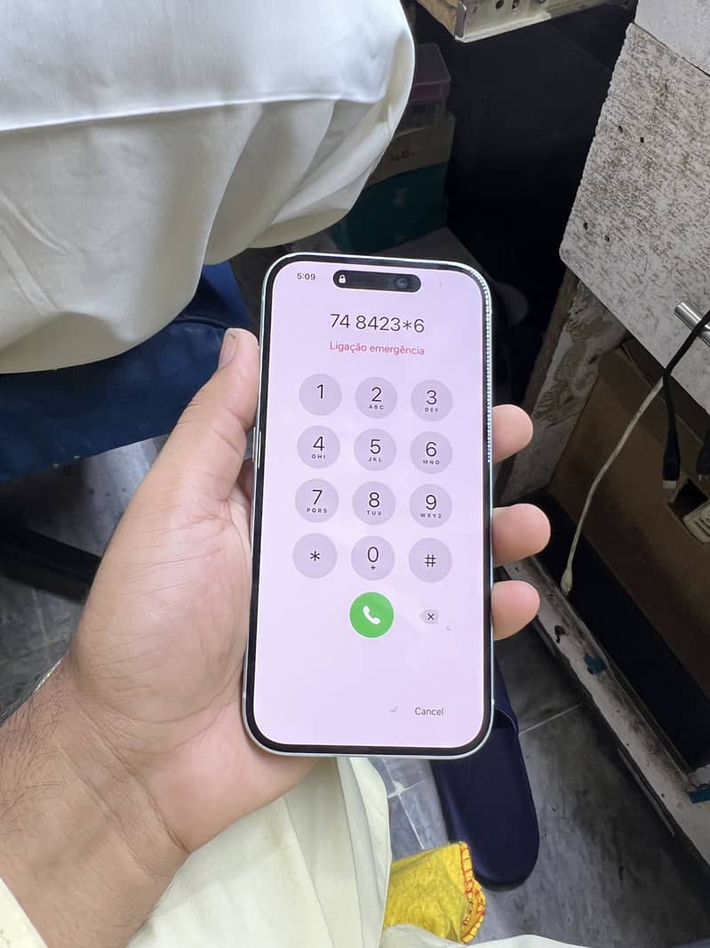 Apple iPhone 15 3