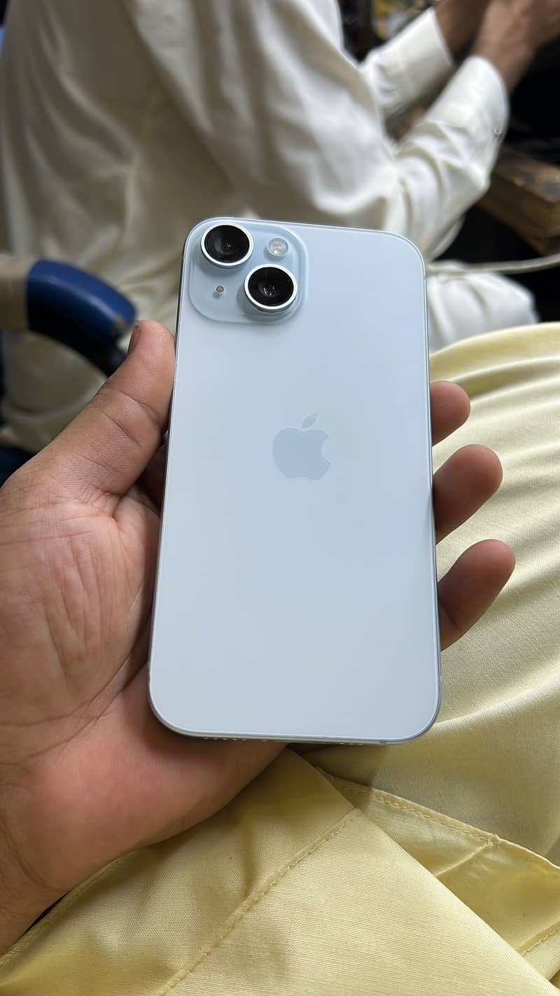 Apple iPhone 15 4
