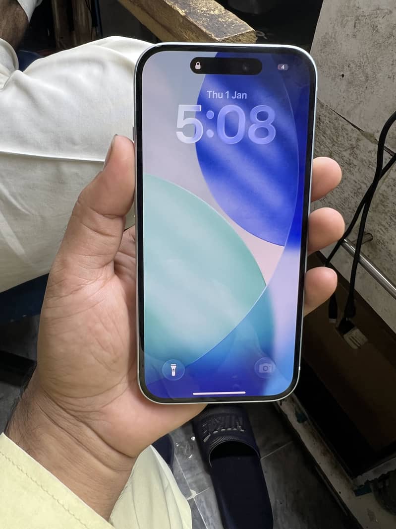 Apple iPhone 15 11