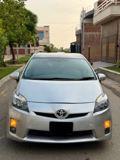 Toyota Prius 2010 g edition biegh room