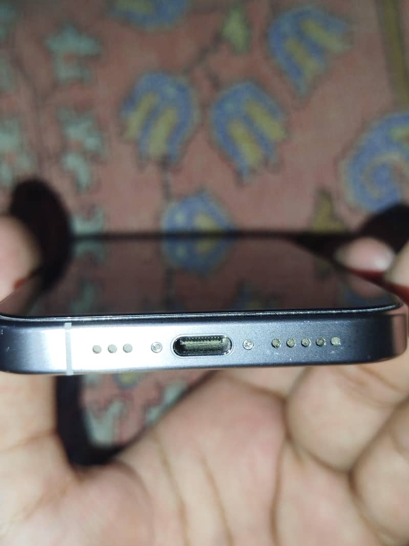 Apple iPhone 15 Pro 4