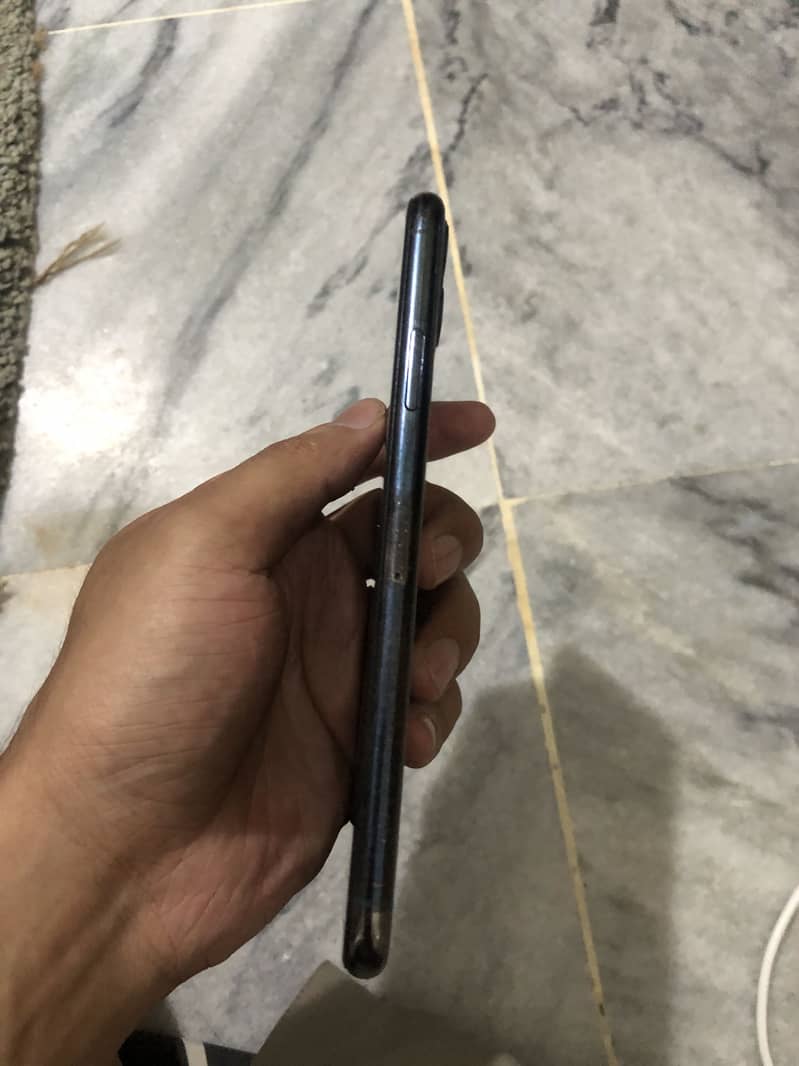 Apple iPhone 11 Pro Max 3
