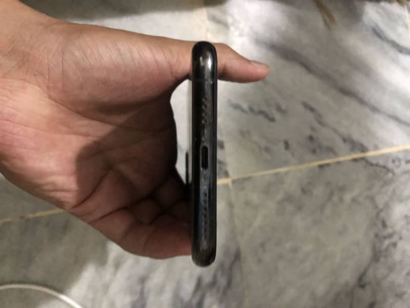 Apple iPhone 11 Pro Max 4