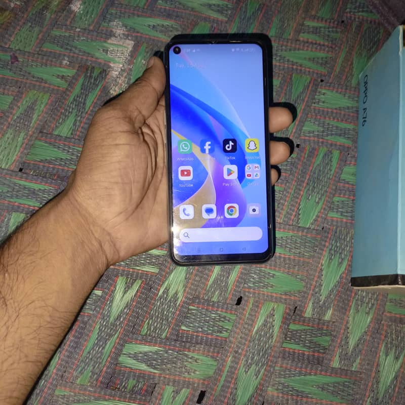 OPPO A76 1