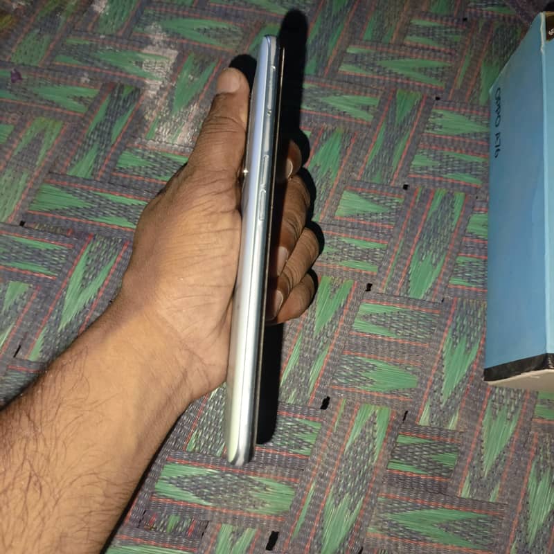 OPPO A76 3